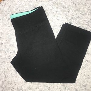 Black Yoga Capri Leggings